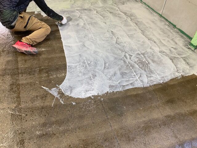 12エポキシ樹脂シゴキ塗状況