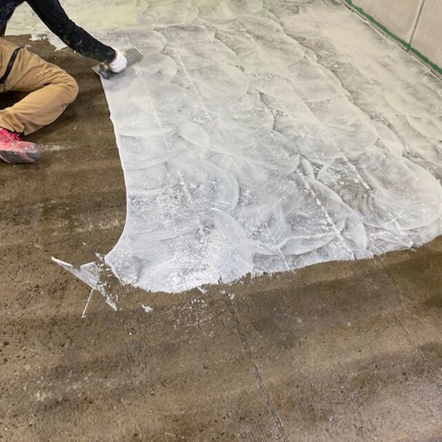 12エポキシ樹脂シゴキ塗状況